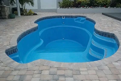 العازل المائي للمسبح أو طلاء حمام السباحة
